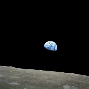 Earthrise - view of earth from the moon